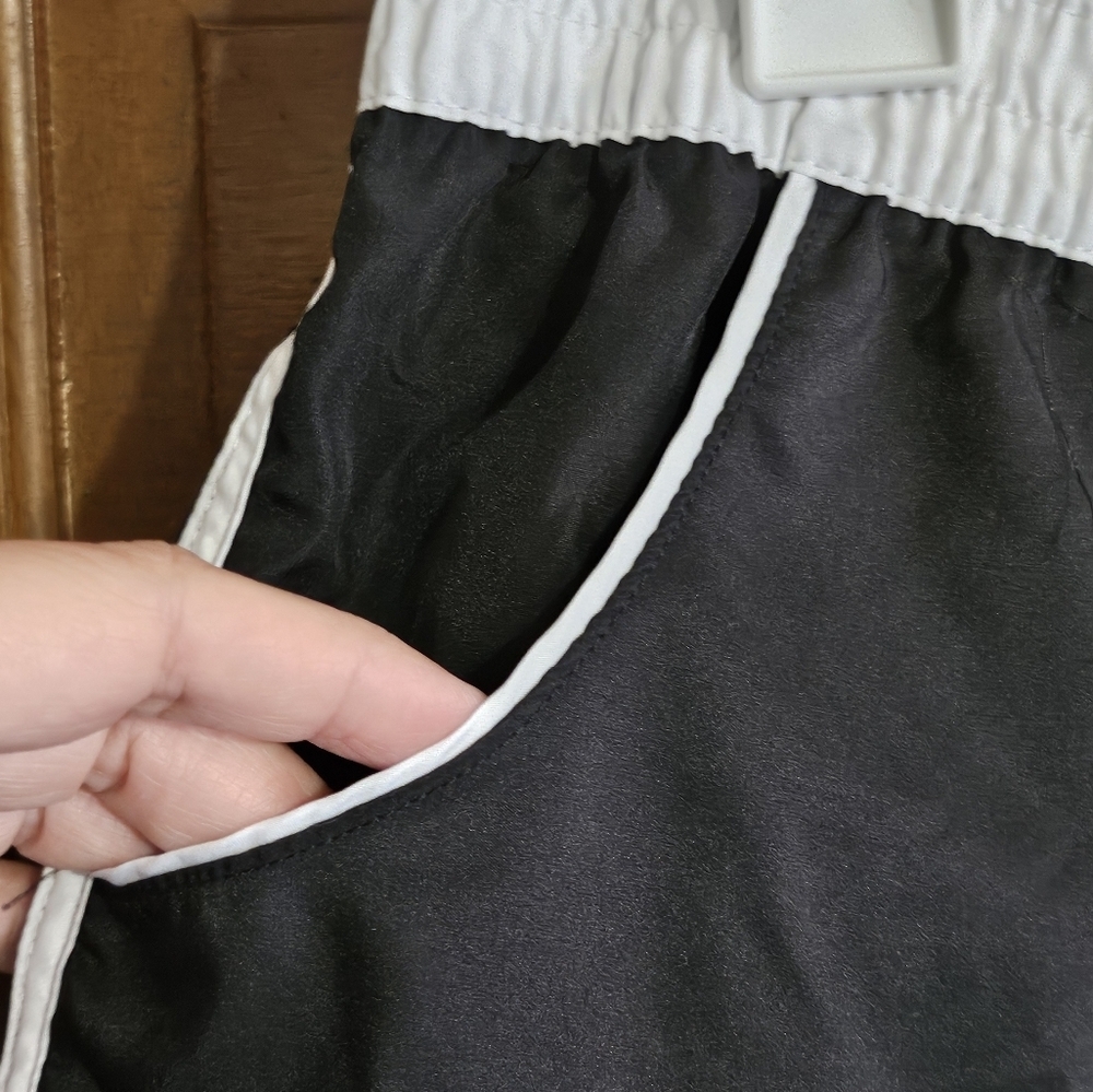 Op Ocean Pacific Junior Short shorts Black & White Size L 11-13 - Picture 4 of 9